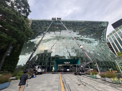  관공서 학교 유리창 청소